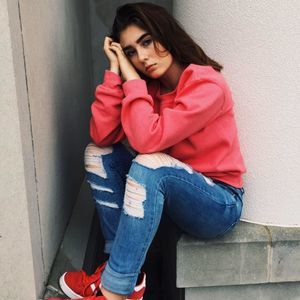 Meet your Posher, Kaya